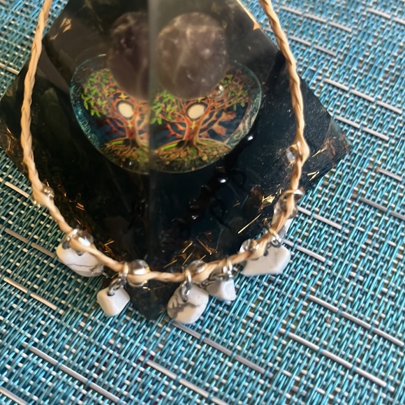 White Howlite chip bracelet - Picture 5 of 6